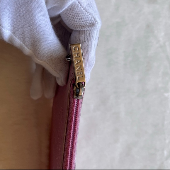 100% Authentic Pre Owned Chanel coin purse. - Picture 8 of 11